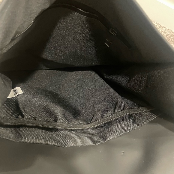 RAINS Full Size Backpack Matte Black 4.5 Gal - Picture 7 of 8